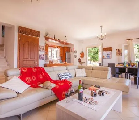 Villa 'villa Elissavet' - Kalami Bay - Family Pool House Gimari